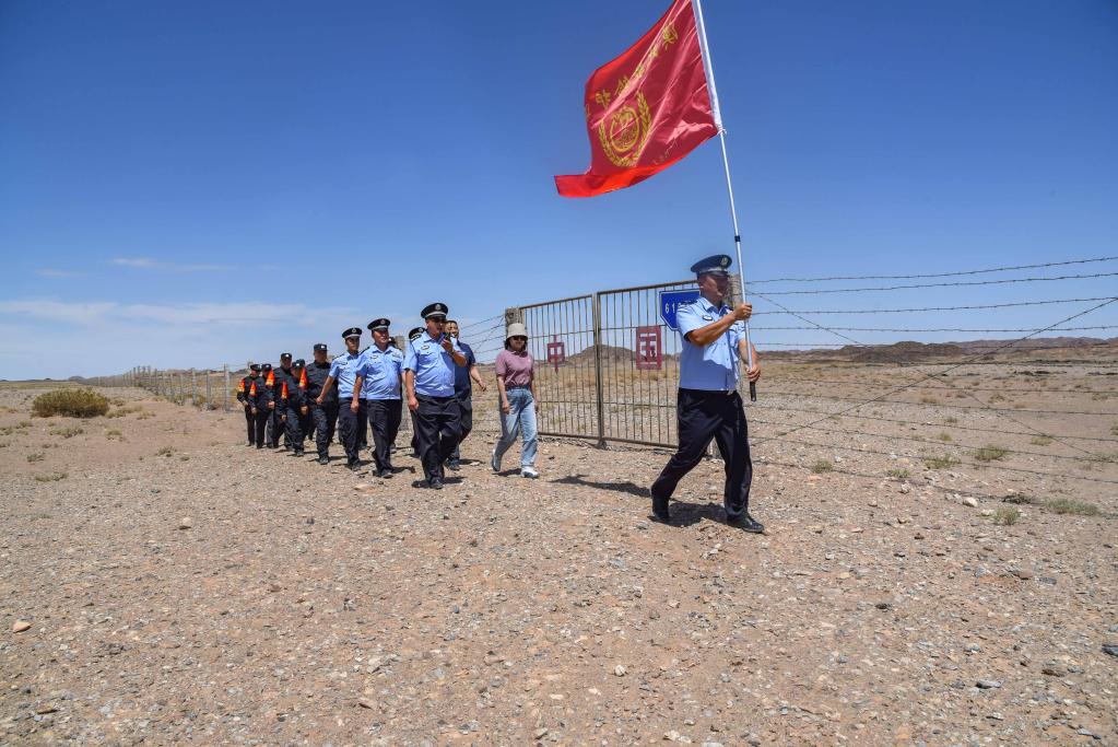 内蒙古阿拉善成立“漠北驼铃”护边队