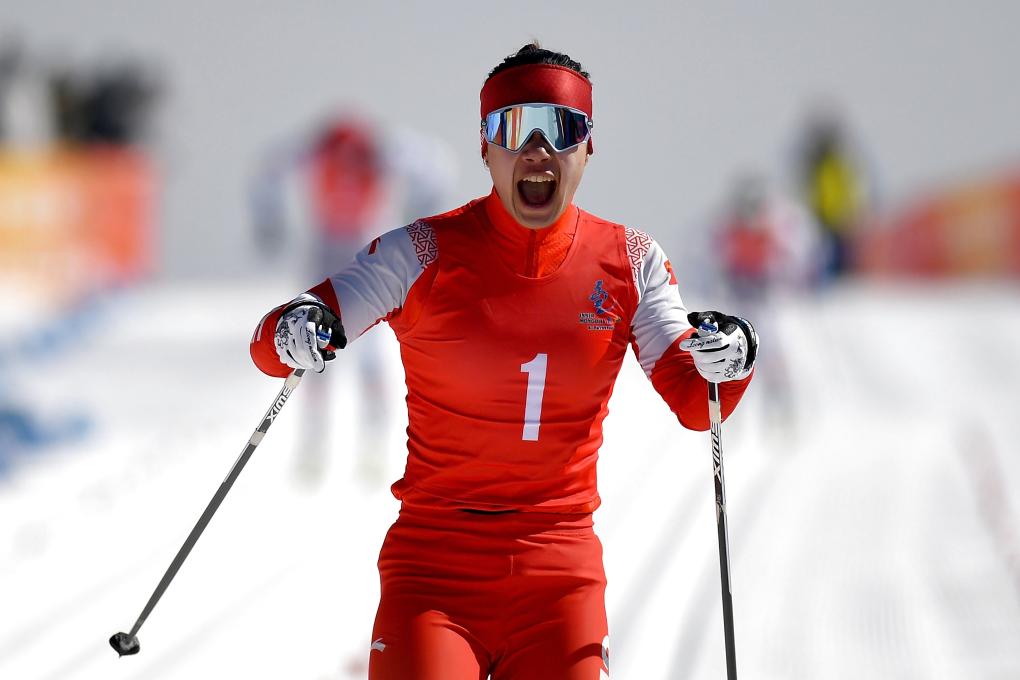 “十四冬”越野滑雪年组女子个人短距离（传统技术）：靳然夺得冠军