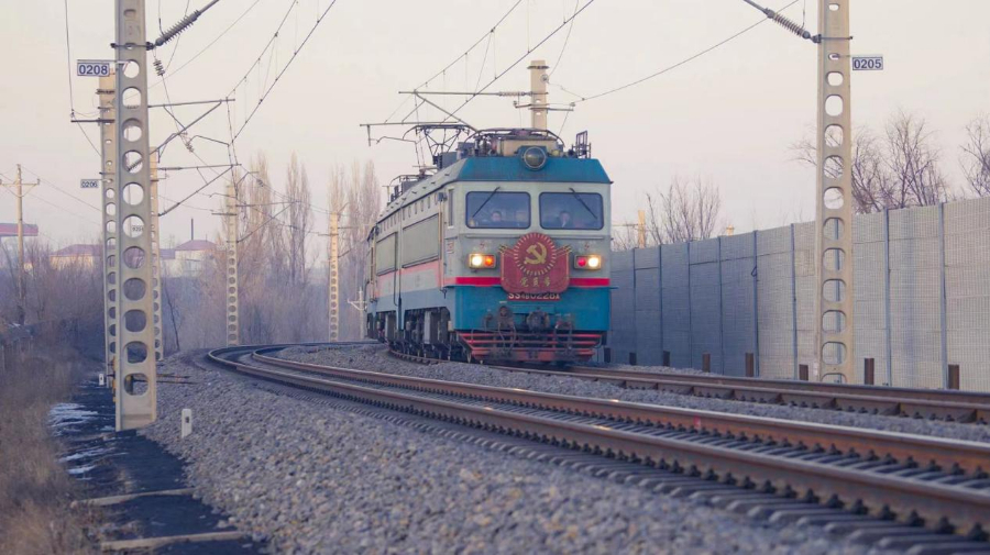 国家能源集团新朔铁路：铁龙奔腾春