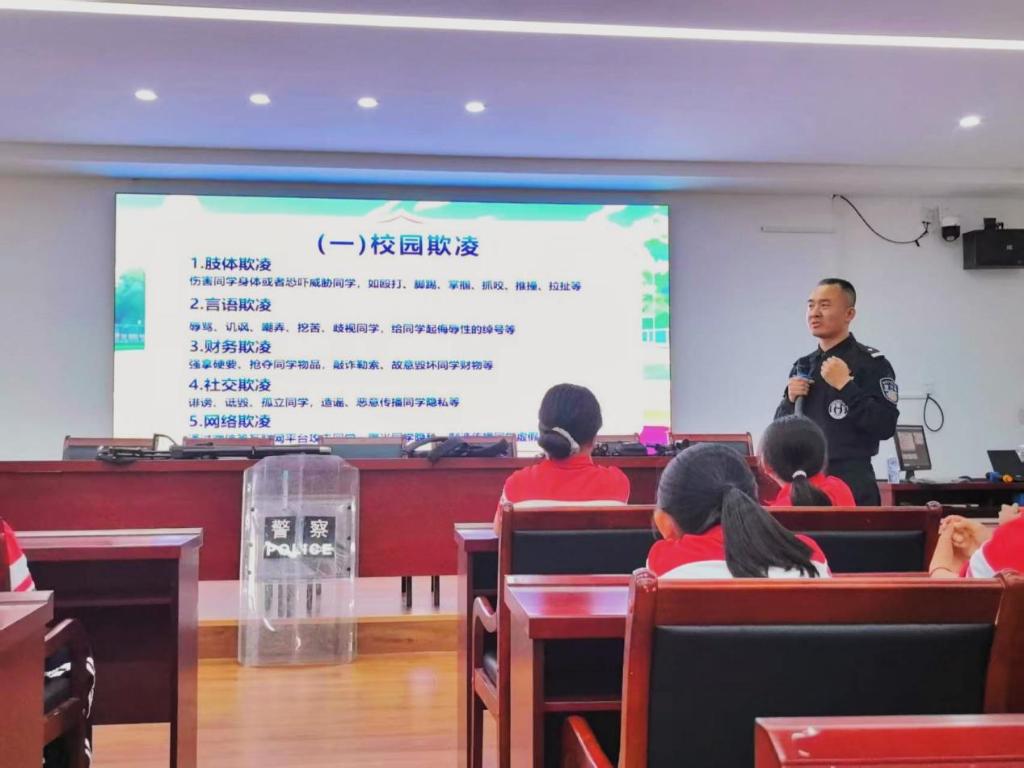 警营“大朋友”为萌娃筑牢安全屏障