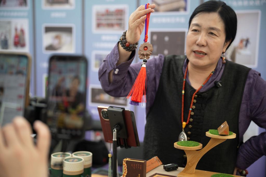 满洲里：中俄蒙传统手艺交流热