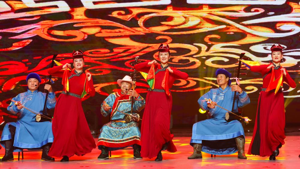 内蒙古自治区第二十一届冰雪那达慕专场文艺晚会燃情上演