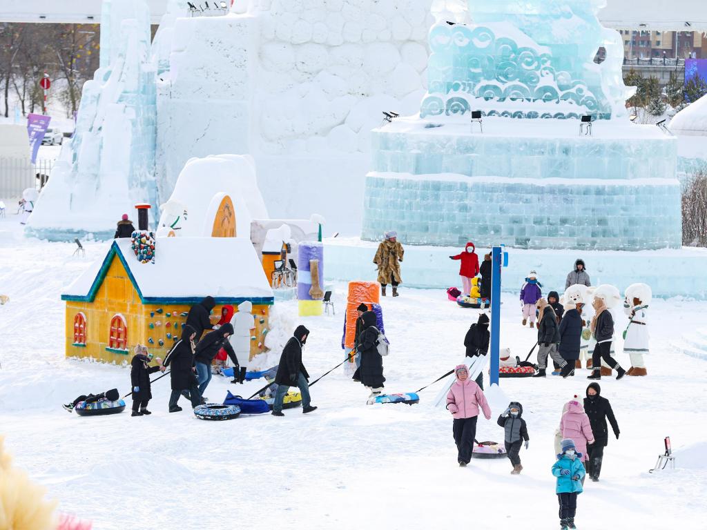 呼伦贝尔“绒绒雪世界”开园迎客