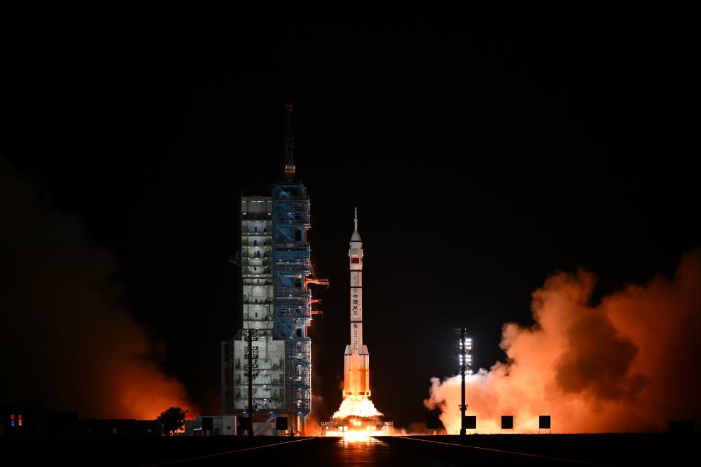 神舟二十三号载人飞船发射取得圆满成功